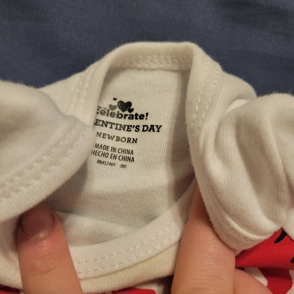 Way To Celebrate Love Bites 2 Piece Bodysuit And Pants Toddler Size Newborn - Picture 3 of 5